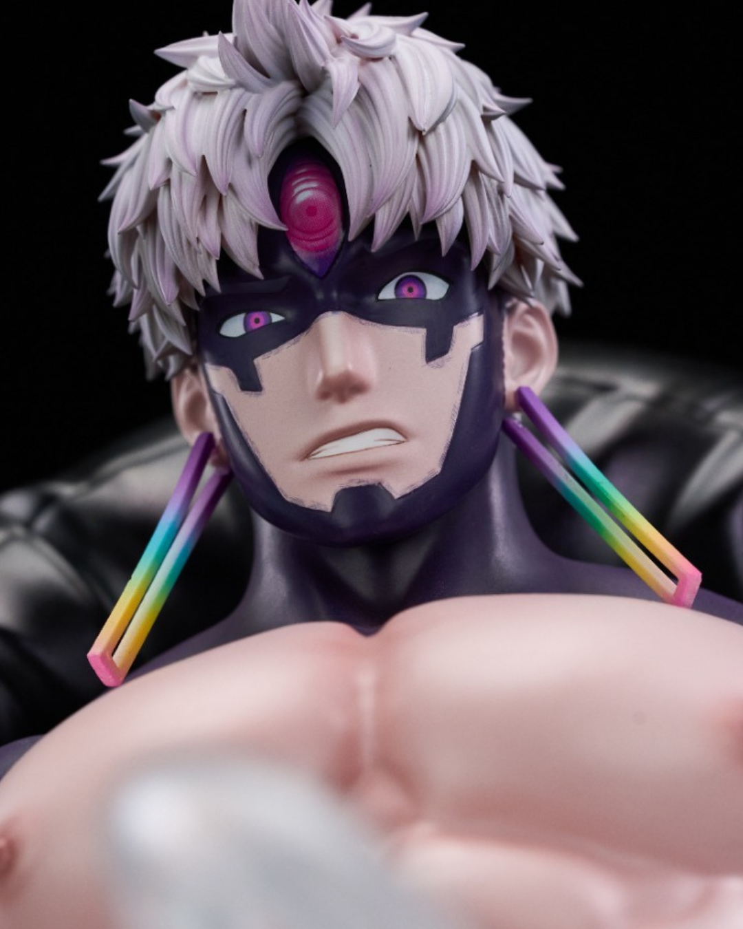 Black Figura Dandadan | Jiji / Jin Enjoji | Gentleman 18 Studio | Versión Juicer | Tico Ofertas