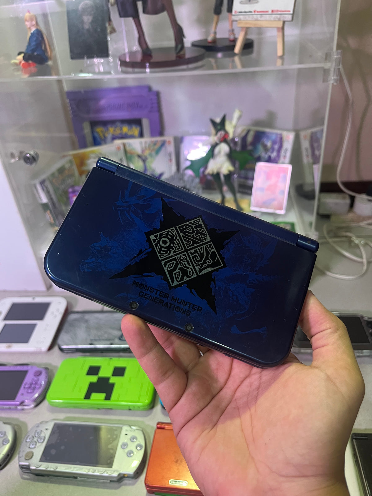 New Nintendo 3DS LL Monster Hunter X | Edición Especial Azul y Roja | Costa Rica