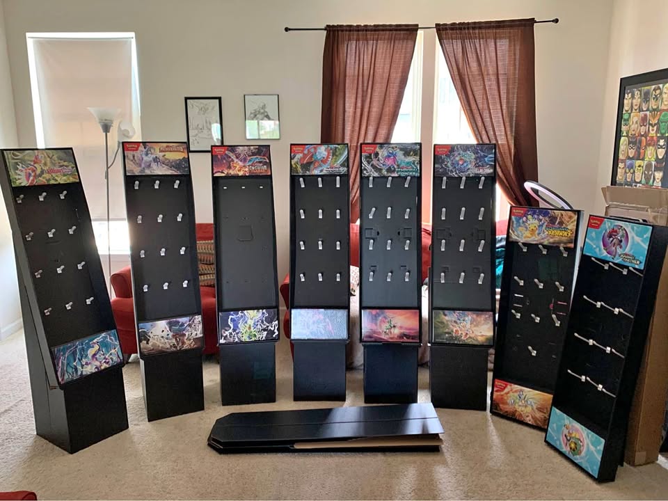 Rosy Brown Display Personalizado para Cartas Pokémon – Compatible con Graded y Normales