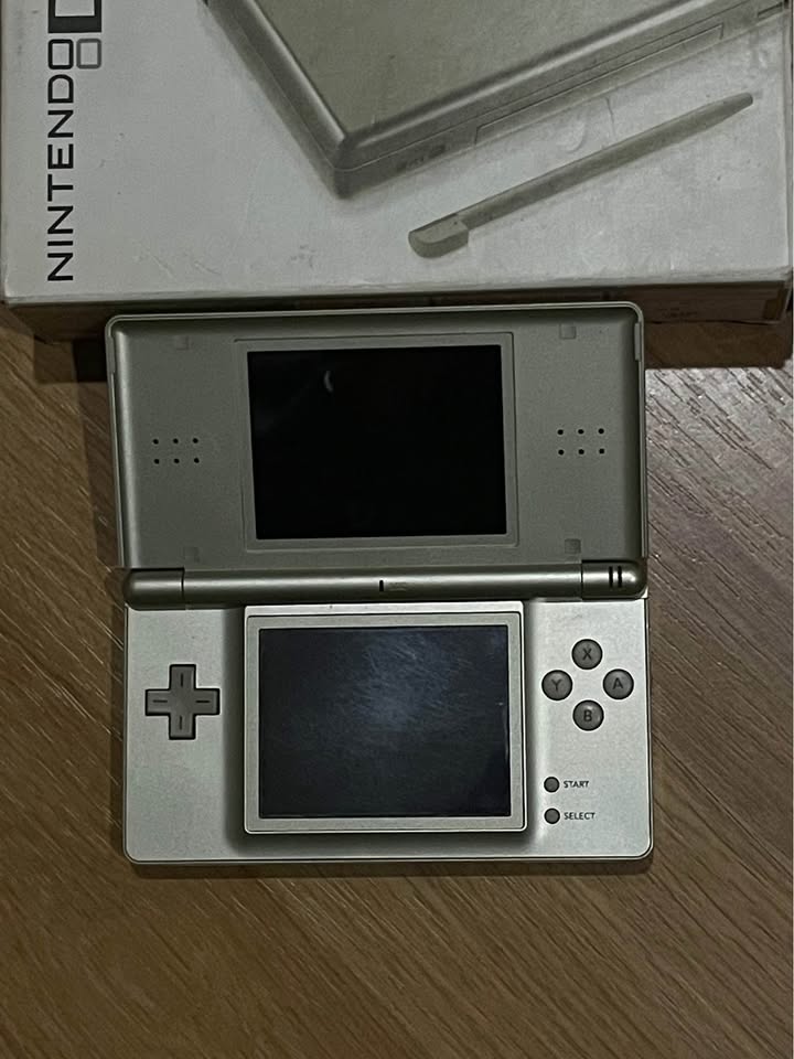 Dark Slate Gray Nintendo DS Lite Edición Zelda | Consola coleccionable en Costa Rica