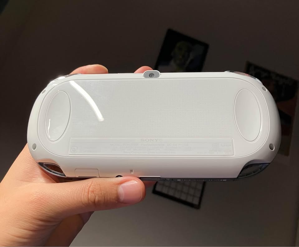 Dark Slate Gray PS Vita FAT Blanca Modificada 128GB | +1000 Juegos (PS Vita, PSP, PS1, Sega, N64, Game Boy) – Edición Japonesa