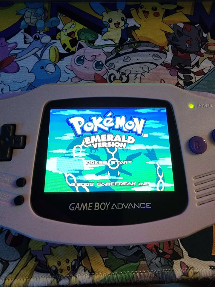 Dark Slate Gray Juego Pokémon Emerald – Game Boy Advance | Cartucho Original con Batería Nueva – Costa Rica