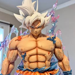 Estatuilla Dragon Ball Super | Goku Ultra Instinto | Last Sleep Studio | Estatua de Resina 1/4