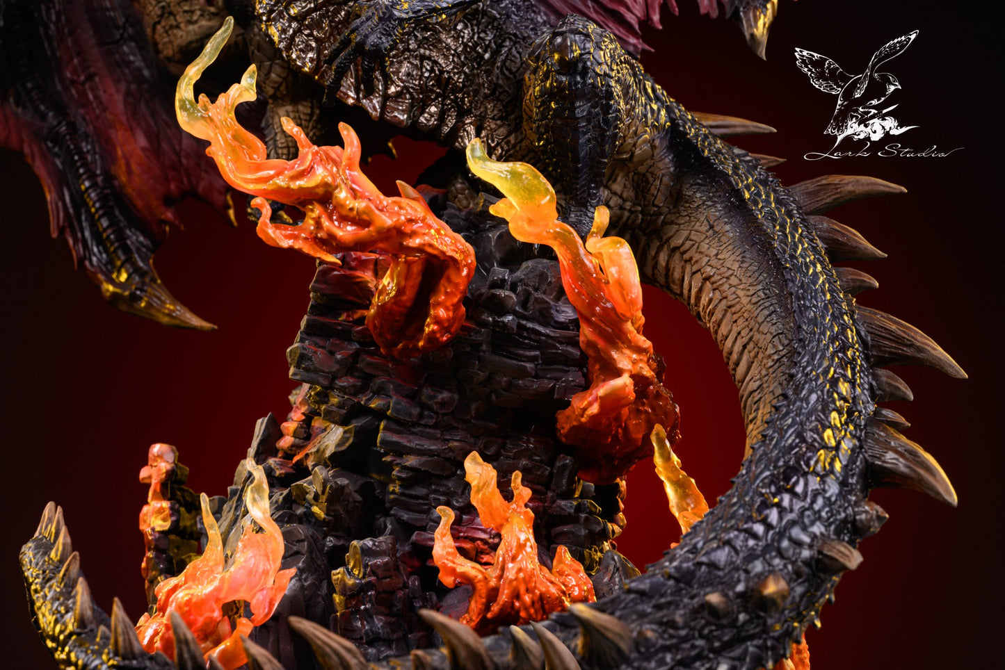 Black Figura MONSTER HUNTER | Black Dragon Fatalis | Lark Studio | LED Edition | Tico Ofertas