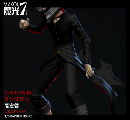 Black Figura Dandadan | Takakura Ken Henshin | MaKou Studio | tienda anime | Tico Ofertas