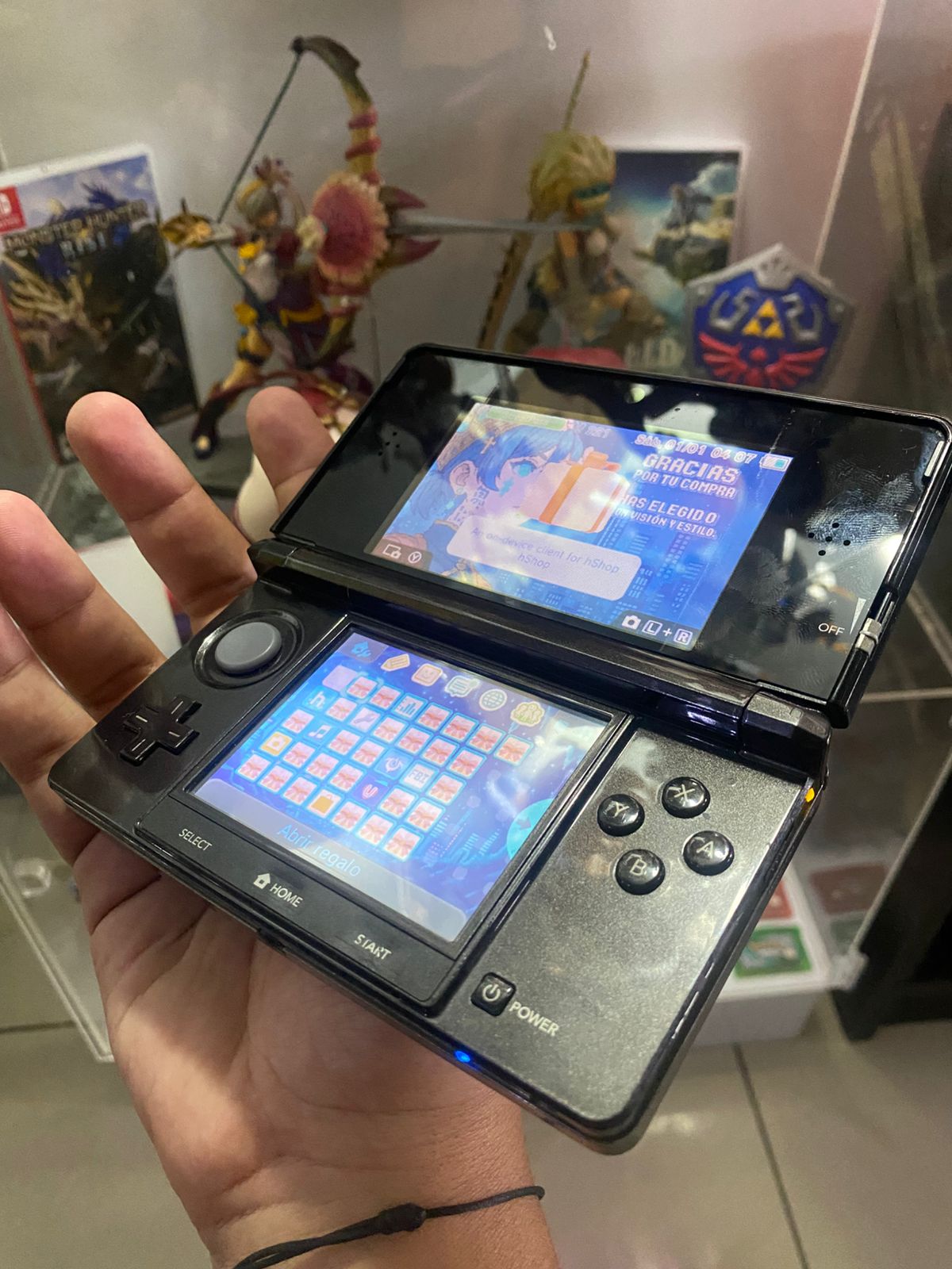 Dim Gray Nintendo 3DS Old Desbloqueada con 64GB y Juegos – Costa Rica