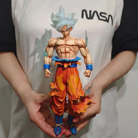 Rosy Brown Figura Anime 32CM Dragon Ball Z - Goku Ultra Instinct GK Luminosa PVC | Tienda Anime Costa Rica - Tico Ofertas