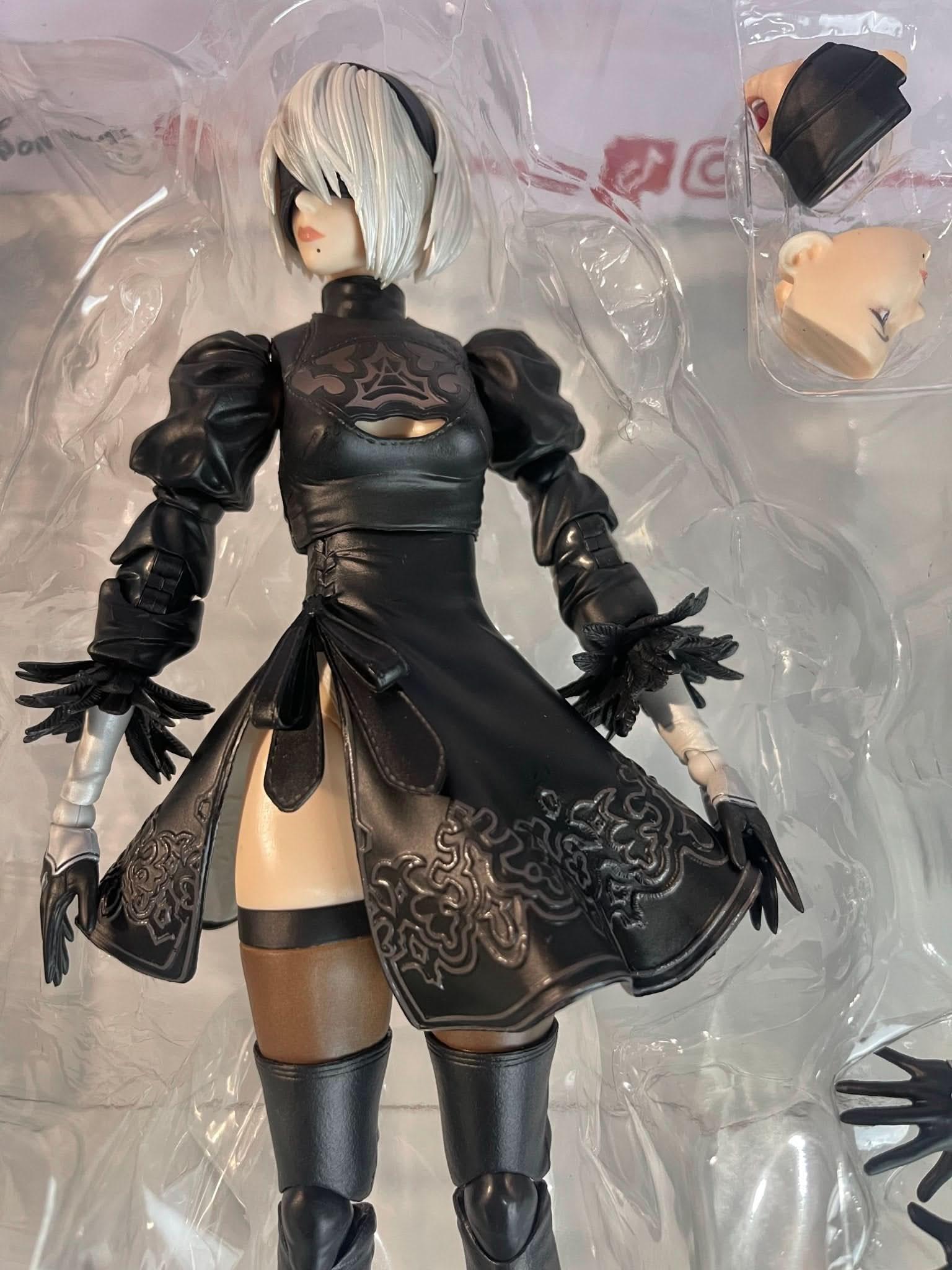 Dark Gray Figura de Acción Play Arts Kai - NieR 2B Tipo B DX Edición Deluxe 26CM | Tienda Anime Costa Rica - Tico Ofertas