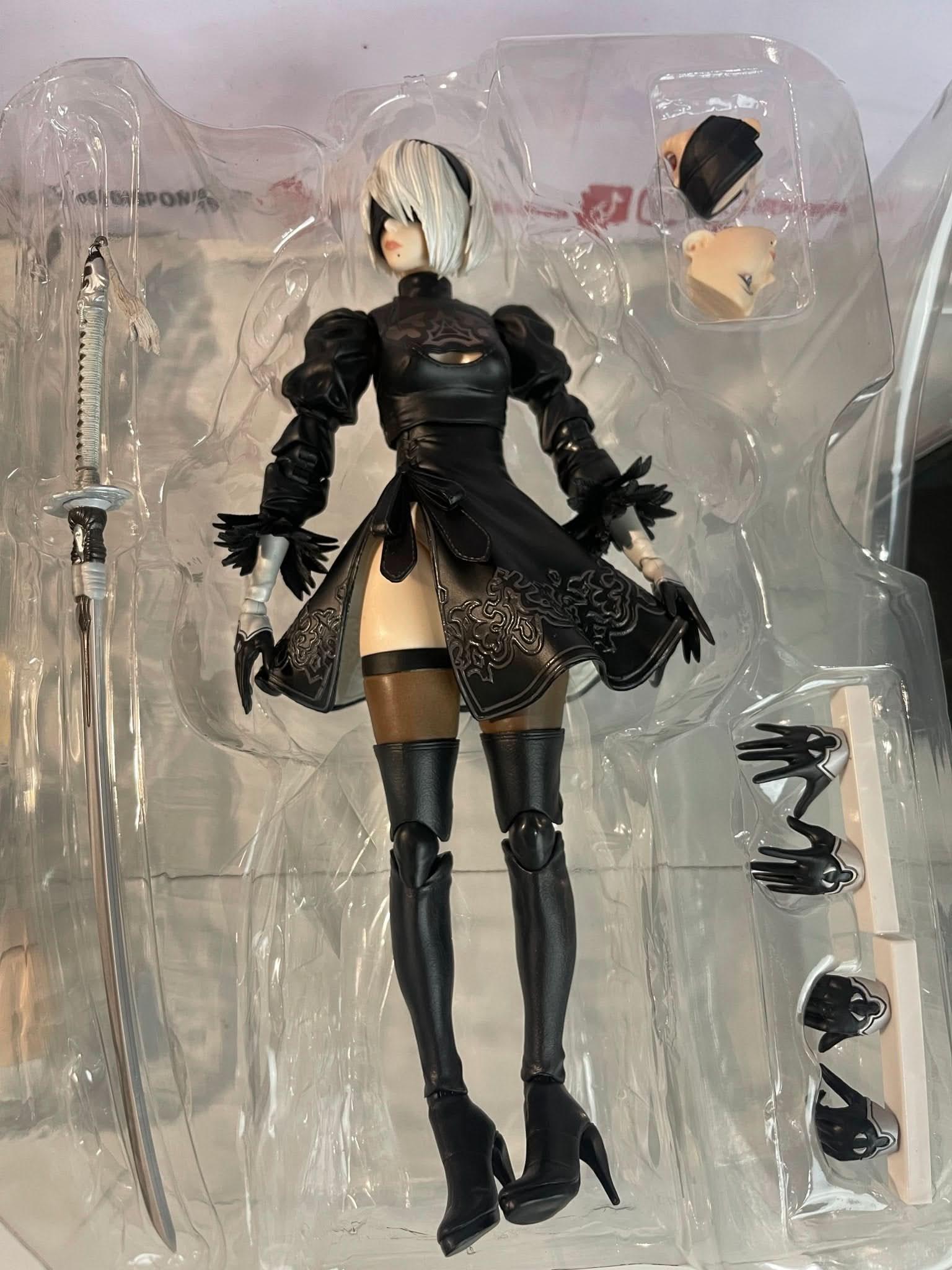 Rosy Brown Figura de Acción Play Arts Kai - NieR 2B Tipo B DX Edición Deluxe 26CM | Tienda Anime Costa Rica - Tico Ofertas