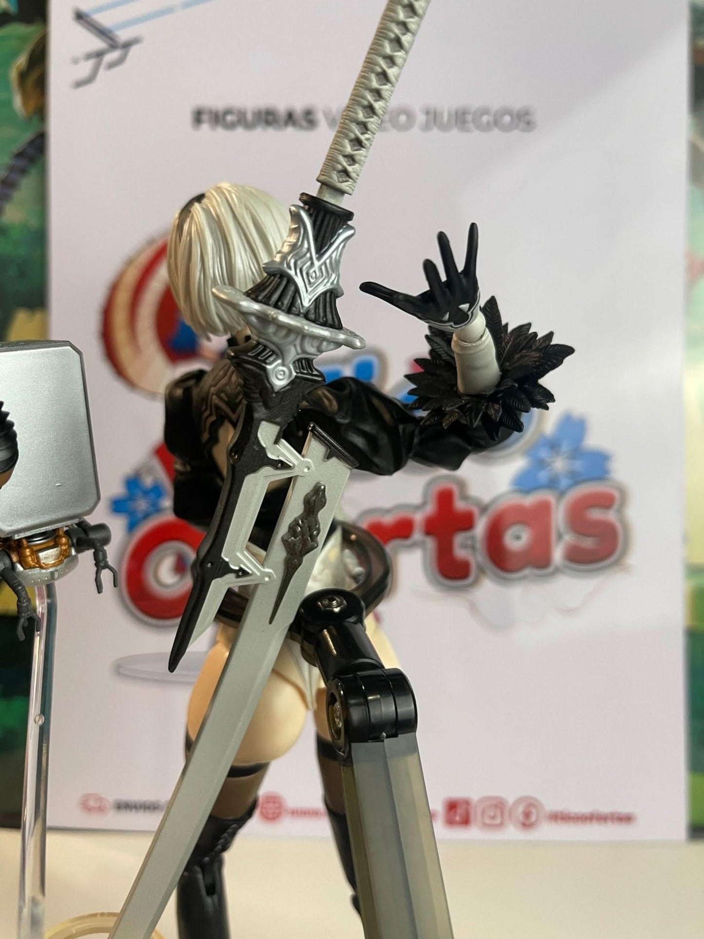 Figura de Acción Play Arts Kai - NieR 2B Tipo B DX Edición Deluxe 26CM | Tienda Anime Costa Rica - Tico Ofertas - Tico Ofertas