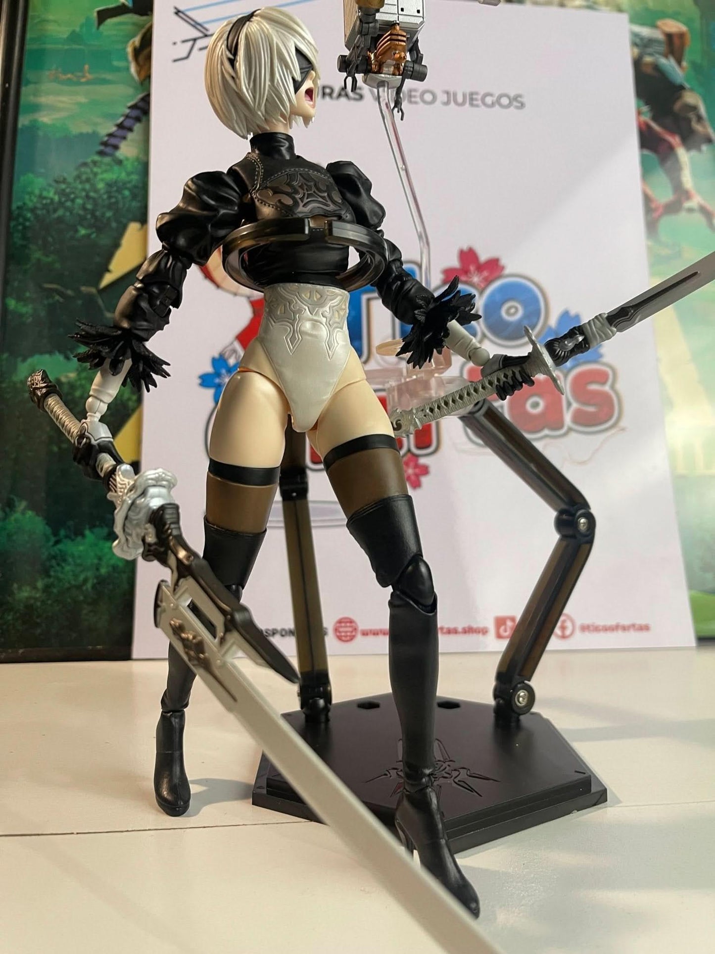 Figura de Acción Play Arts Kai - NieR 2B Tipo B DX Edición Deluxe 26CM | Tienda Anime Costa Rica - Tico Ofertas - Tico Ofertas