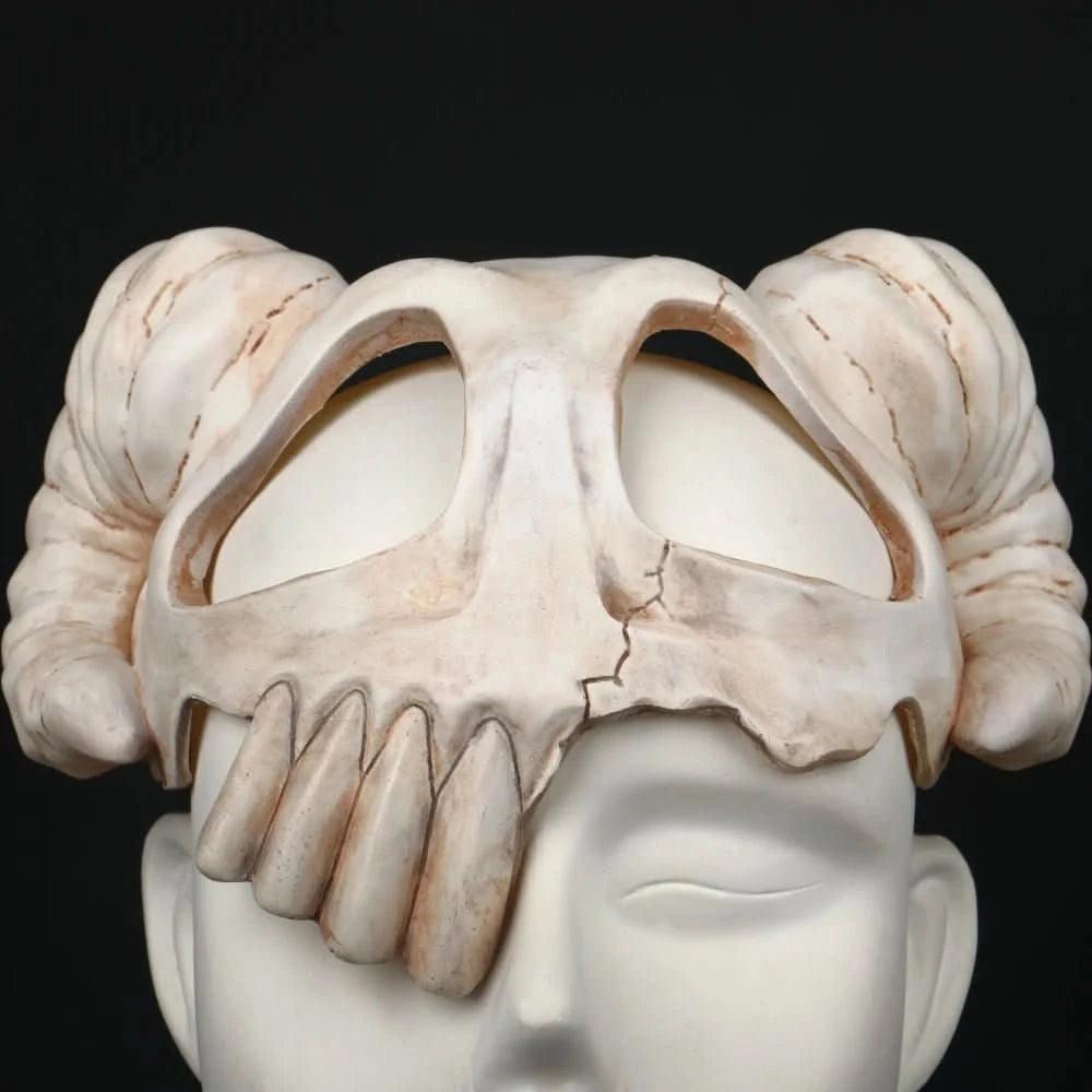 Gray Máscara de Anime Bleach - Neliel, Casco de Cuernos de Cabra, Guerra Milenaria | Figuras Anime Costa Rica, Accesorios de Halloween, Prop de Calavera