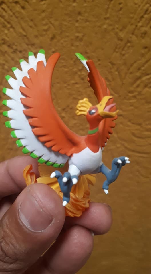 Sienna Figuras Legendarias Pokémon – Colección Especial Giratina, Ho‑Oh y Lugia
