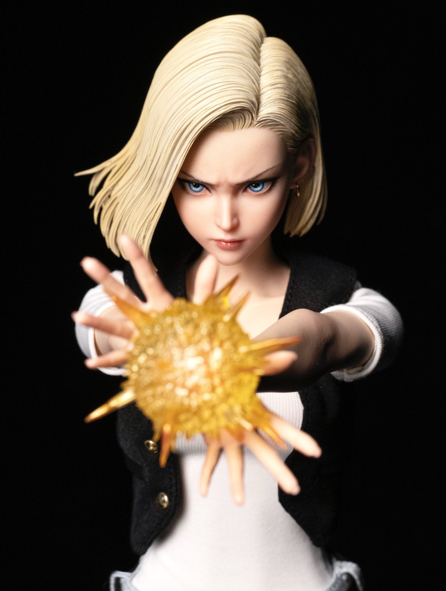 Tan Estatuilla Dragon Ball | Android 18 – Cyber Girl Ver. | ABC Studio | Tico Ofertas