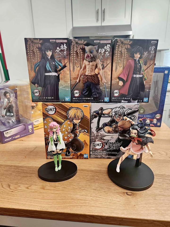 Lote de Figuras Anime – Demon Slayer, Naruto, Spy x Family, Attack on Titan y más