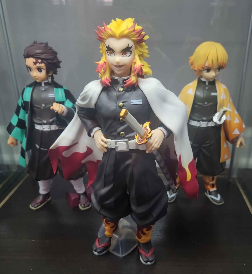 Dark Slate Gray Lote de Figuras Anime – Demon Slayer, Naruto, Spy x Family, Attack on Titan y más