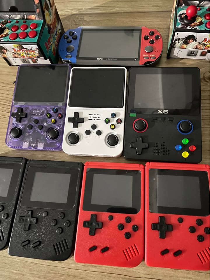 Dark Slate Gray Consolas portátiles con miles de juegos retro en Costa Rica