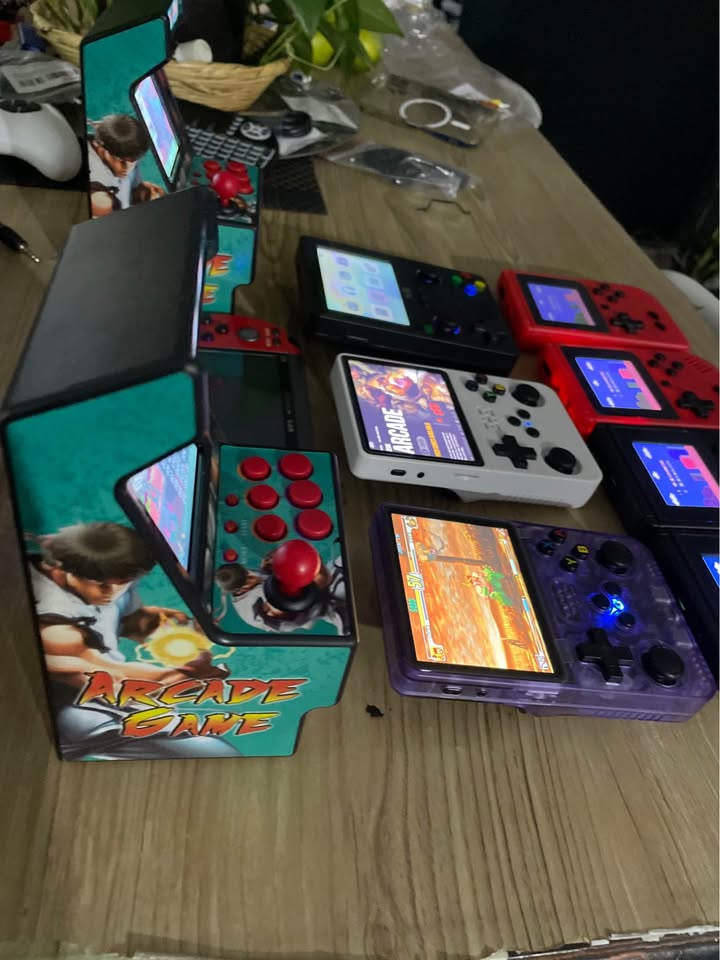 Dark Slate Gray Consolas portátiles con miles de juegos retro en Costa Rica
