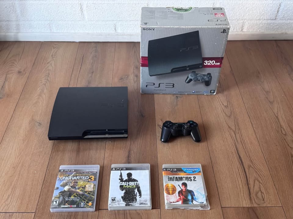 Dim Gray PlayStation 3 Slim Desbloqueada con Tienda de Juegos Gratis – Costa Rica