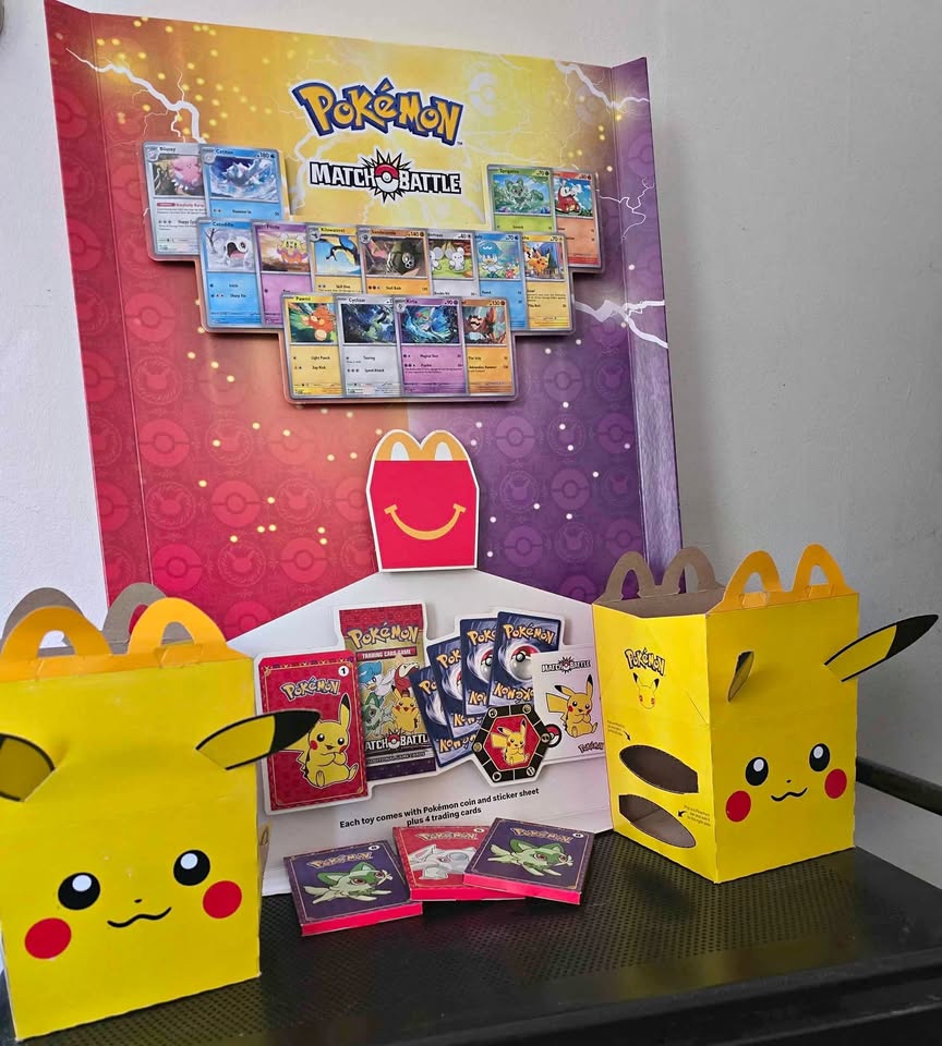 Rosy Brown Display Personalizado para Cartas Pokémon – Compatible con Graded y Normales