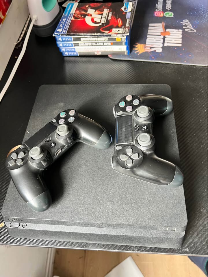 Dark Slate Gray PlayStation 4 Slim 1TB con 2 Controles y 6 Juegos Físicos – Costa Rica