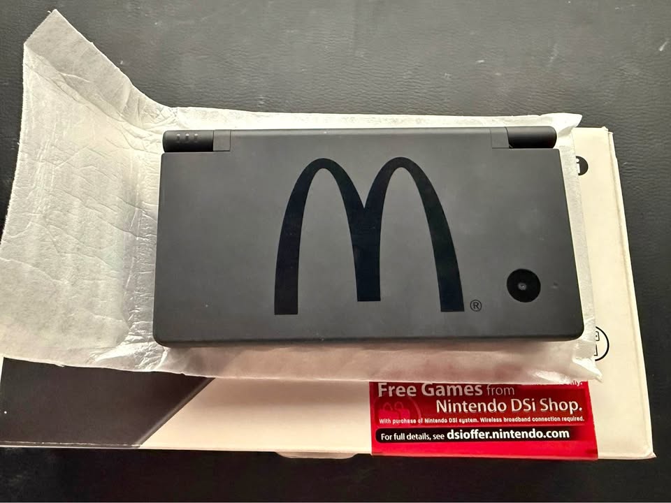 Dim Gray Nintendo DSi McDonald’s – Edición Rara Coleccionable Japón