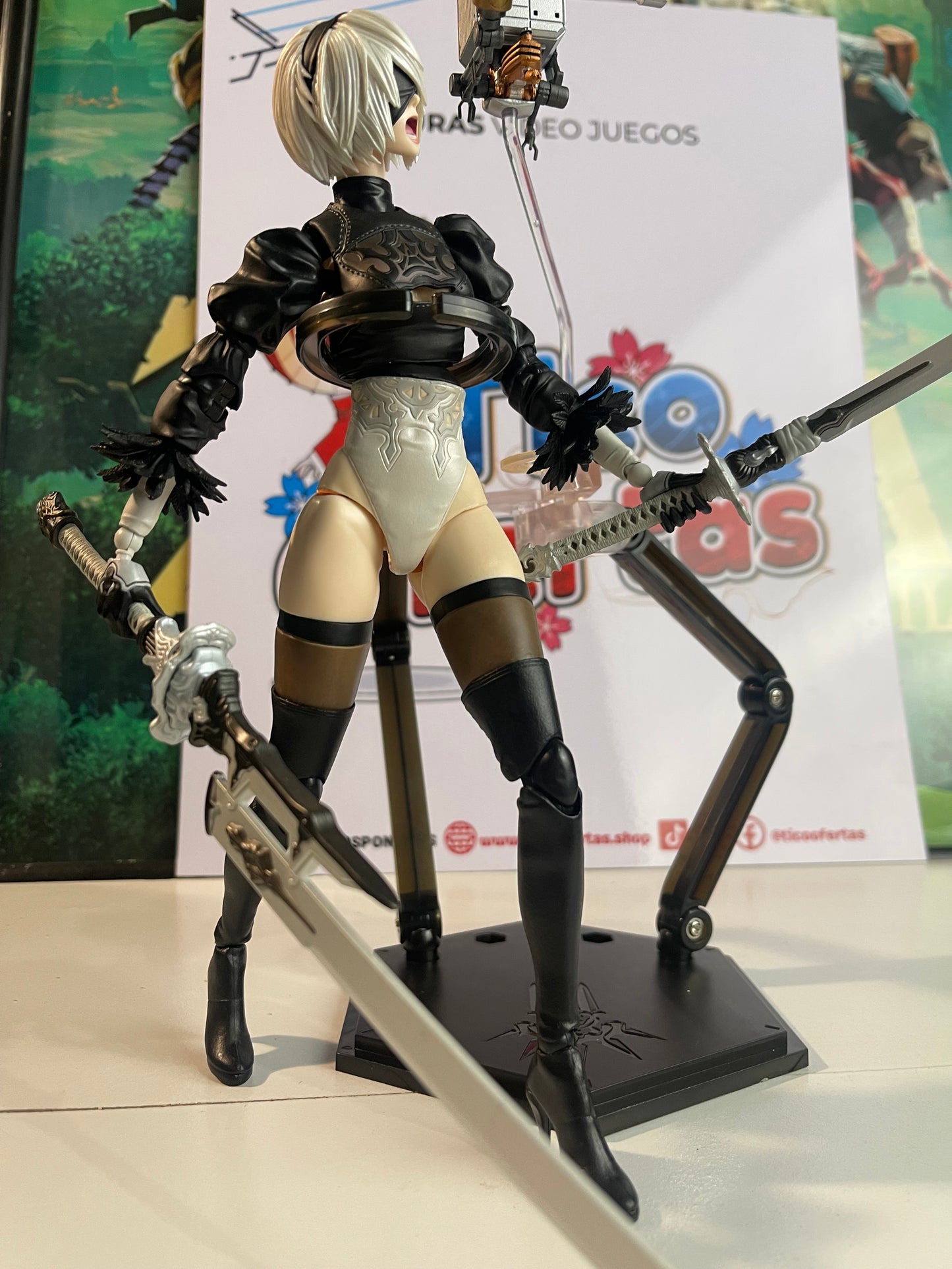 Figura de Acción Play Arts Kai - NieR 2B Tipo B DX Edición Deluxe 26CM | Tienda Anime Costa Rica - Tico Ofertas