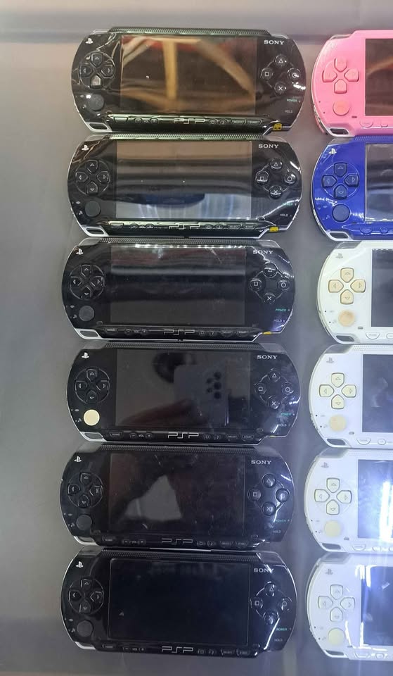 Dark Slate Gray PSP FAT con juegos y retrocompatibilidad | Consola clásica en Costa Rica