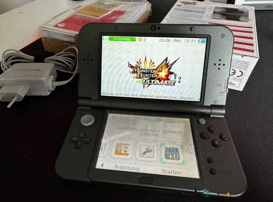 Gray Nintendo 3DS XL Edición Monster Hunter – Coleccionables con magia | Costa Rica