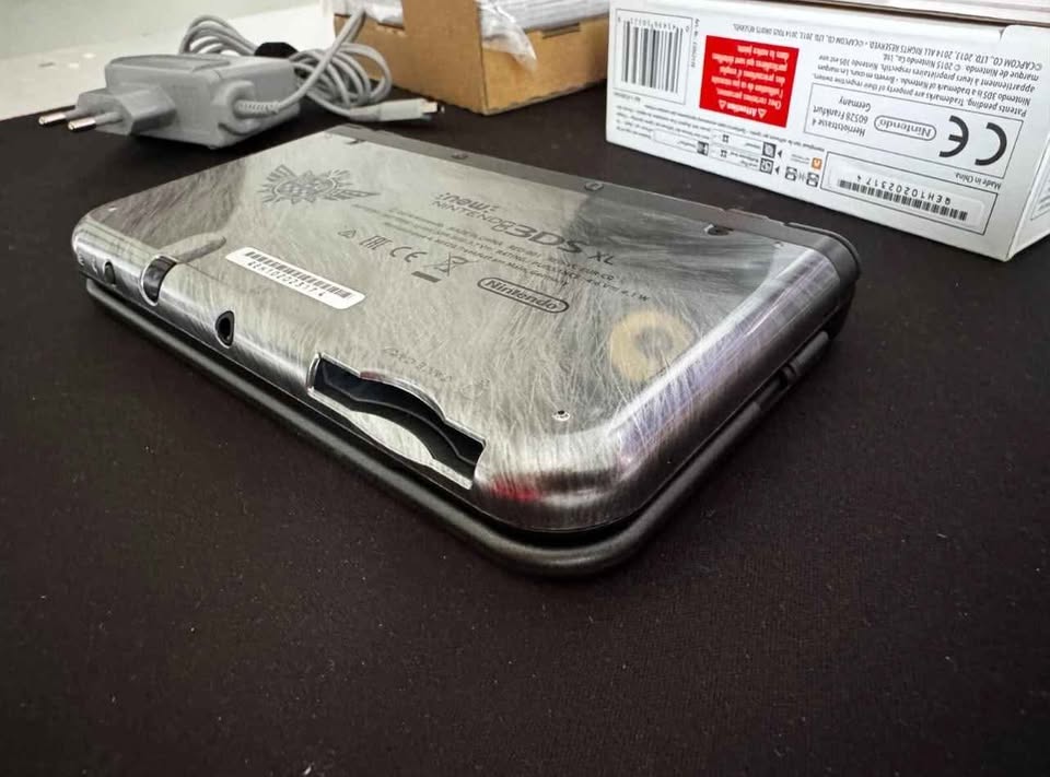 Gray Nintendo 3DS XL Edición Monster Hunter – Coleccionables con magia | Costa Rica