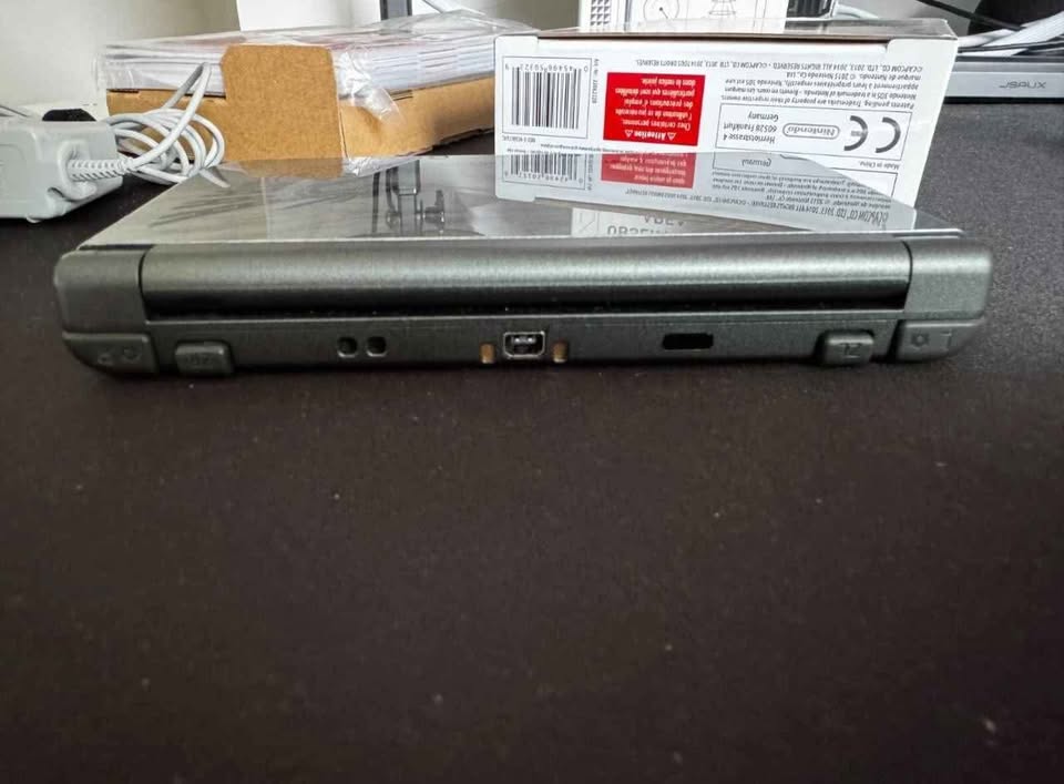 Dark Slate Gray Nintendo 3DS XL Edición Monster Hunter – Coleccionables con magia | Costa Rica