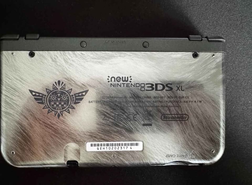 Dark Slate Gray Nintendo 3DS XL Edición Monster Hunter – Coleccionables con magia | Costa Rica