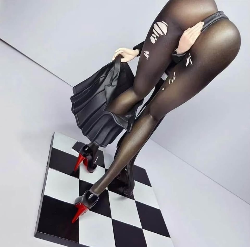 Light Gray Estatuilla Anime Coleccionable 18cm – Edición Limitada Estilo Exclusivo