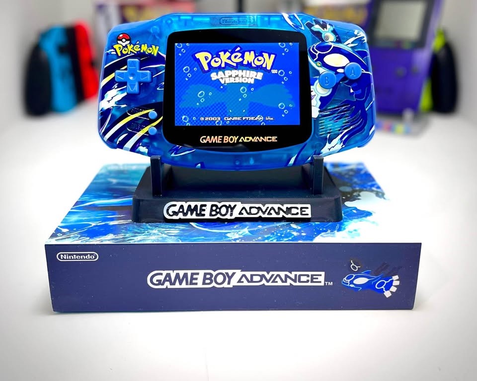 Light Gray Game Boy Advance edición Kyogre personalizada con pantalla IPS en Costa Rica