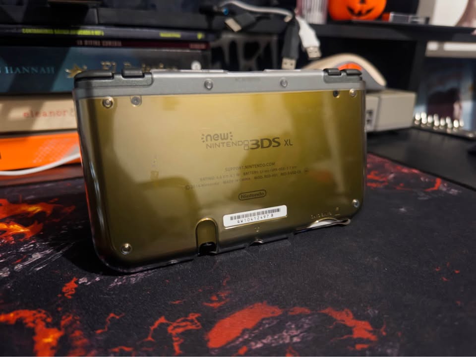 Dark Slate Gray New Nintendo 3DS XL Edición Majora’s Mask con Pantalla IPS | Colección Zelda Costa Rica
