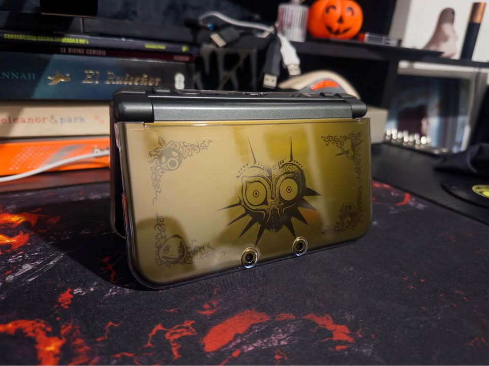 Dark Slate Gray New Nintendo 3DS XL Edición Majora’s Mask con Pantalla IPS | Colección Zelda Costa Rica