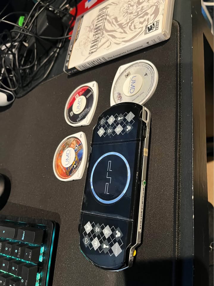 Dark Slate Gray PSP 3000 + 3 Juegos Final Fantasy | Bundle Retro Coleccionable Costa Rica