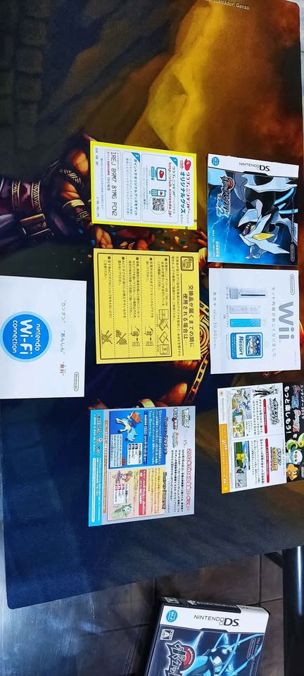 Light Gray Pokémon Edición Cristal 3DS y Pokémon Black 2 DS originales | Costa Rica