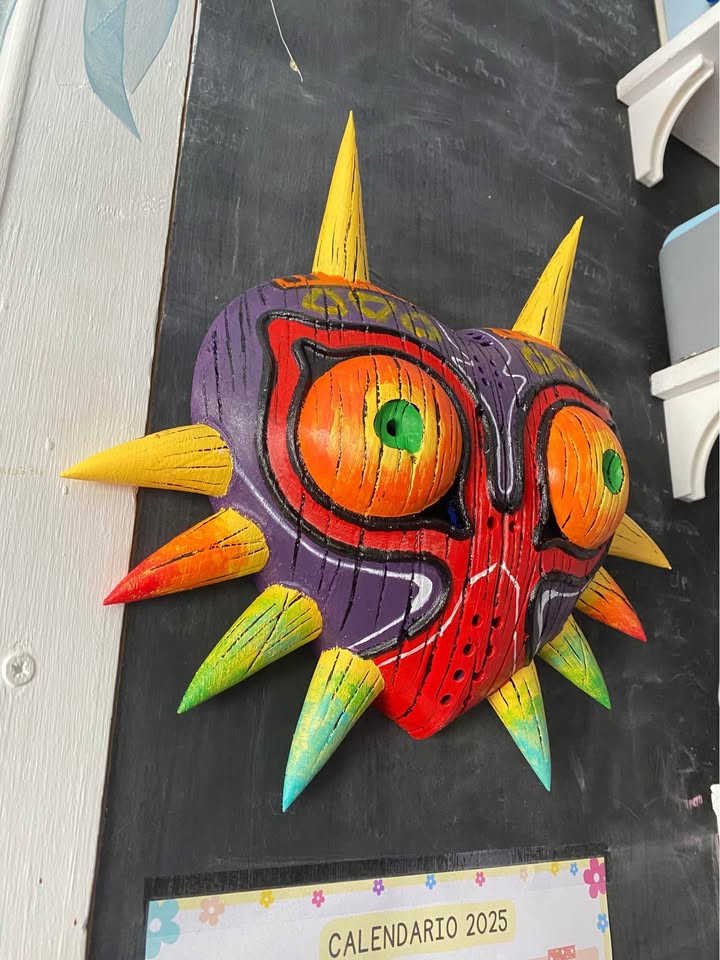 Máscara Majora’s Mask Zelda Artesanal – Coleccionable Hecho a Mano 30x40 cm