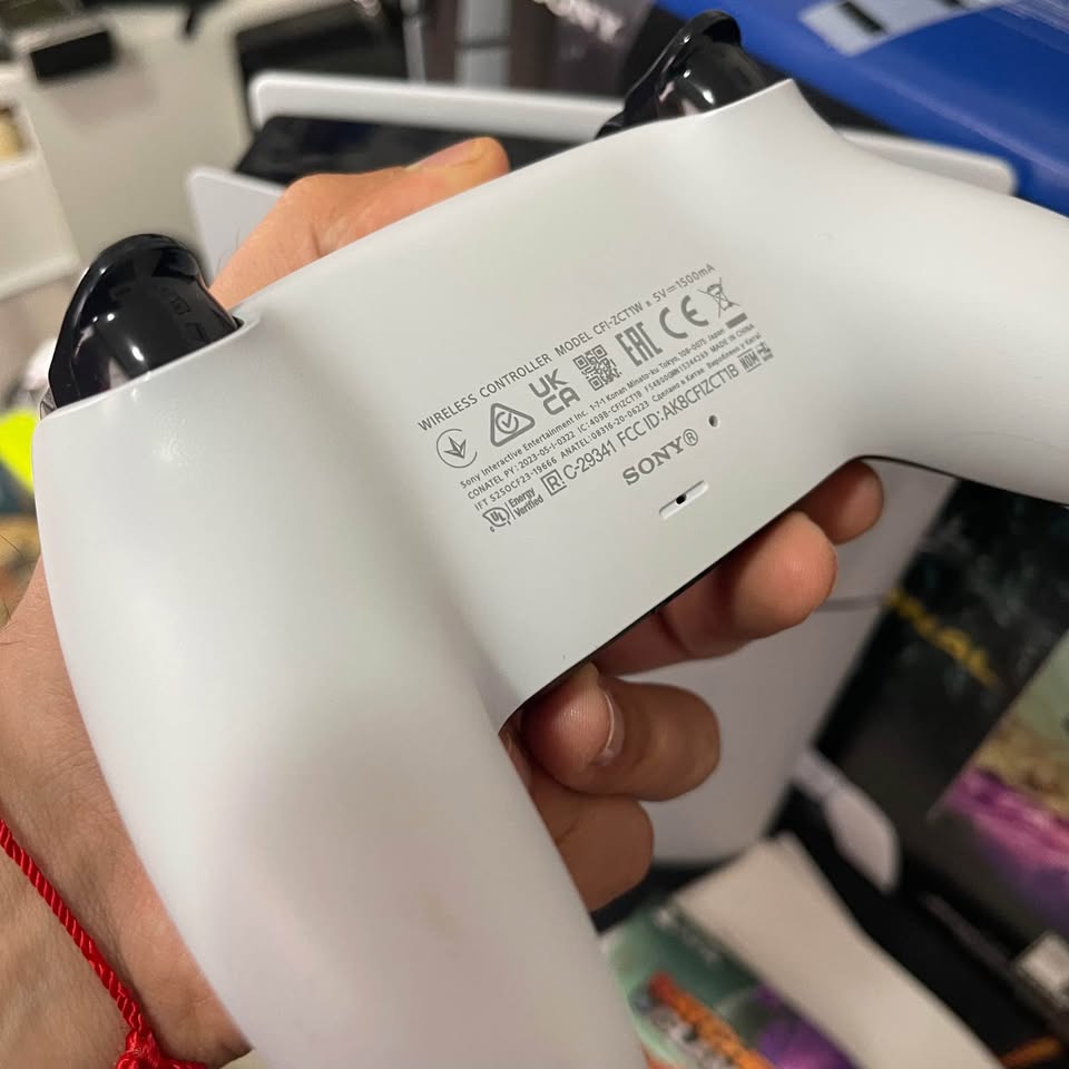 Gray PlayStation 5 1TB Versión Disco con 1 Mando – Costa Rica
