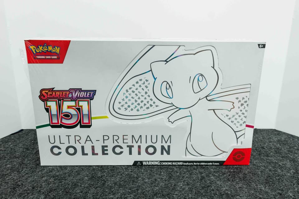 Light Gray Carta Pokémon 151 Ultra-Premium Collection (UPC) | Caja Coleccionista Sellada – Costa Rica
