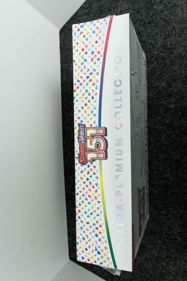 Black Carta Pokémon 151 Ultra-Premium Collection (UPC) | Caja Coleccionista Sellada – Costa Rica