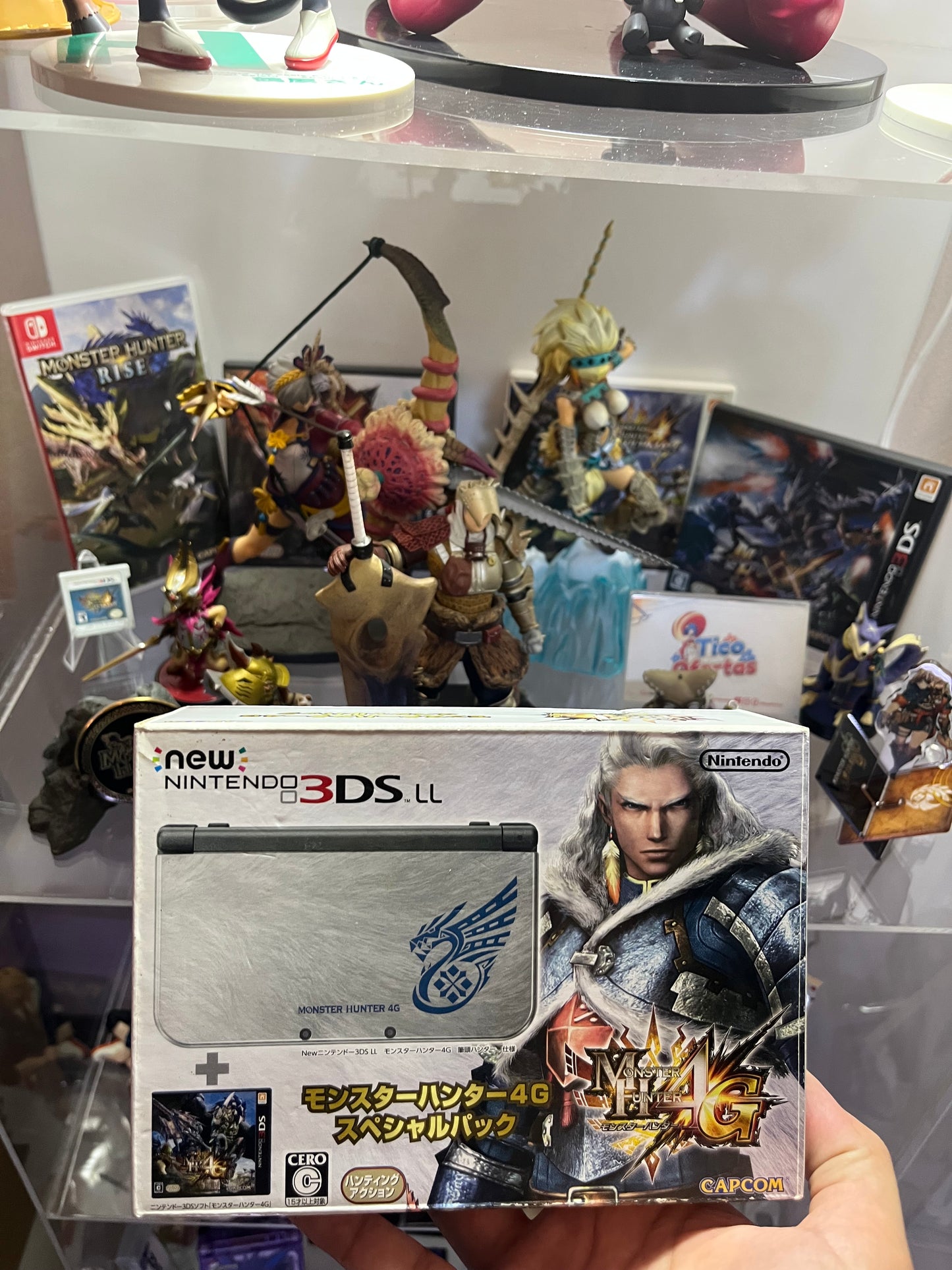New Nintendo 3DS XL Monster Hunter 4 edición especial | Tienda videojuegos Costa Rica