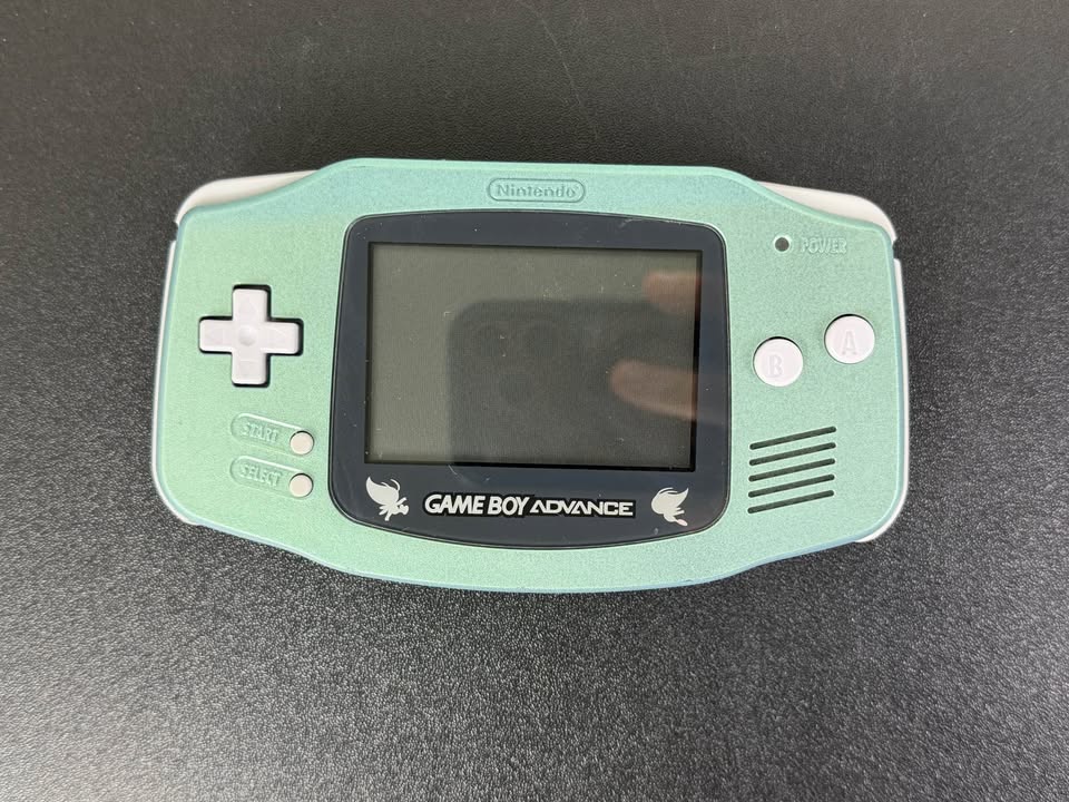 Game Boy Advance Pokémon Center Celebi Edición Limitada – Consola Retro Coleccionable en Costa Rica