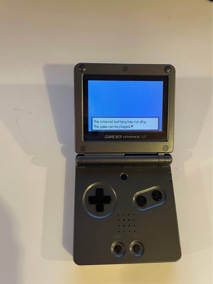 Game Boy Advance SP + Pokémon Emeralda y Verde hoja | Consolas Costa Rica  |  Tico Ofertas Game Boy Advance SP