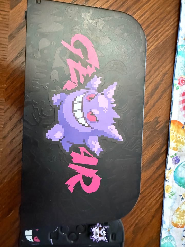 Nintendo Switch 2 con juego Pokémon ZA y estuche Gengar Nintendo