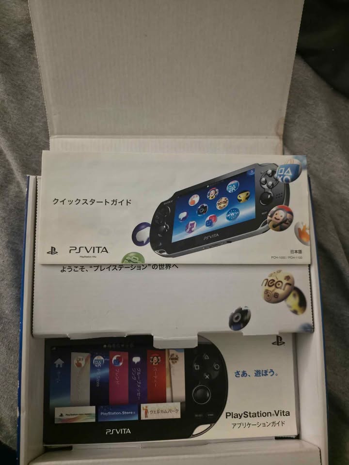 PS Vita PCH-1000 OLED en Costa Rica – Consola portátil Sony Cosmic Red | Tienda de Videojuegos Costa Rica