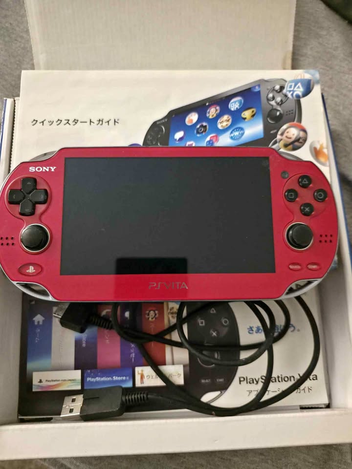 PS Vita PCH-1000 OLED en Costa Rica – Consola portátil Sony Cosmic Red | Tienda de Videojuegos Costa Rica - Consolas y videojuegos en Costa Rica