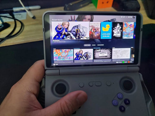 Retroid Pocket Flip 2 en Costa Rica – Consola portátil retro Android tipo Nintendo DS Moorechip Technologies.