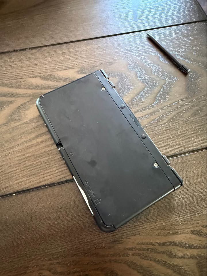 New Nintendo 3DS negra con juegos Pokémon en Costa Rica – Consola portátil Nintendo premium Nintendo